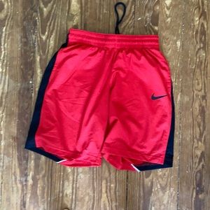⭐️These are nike basketball shorts ⭐️